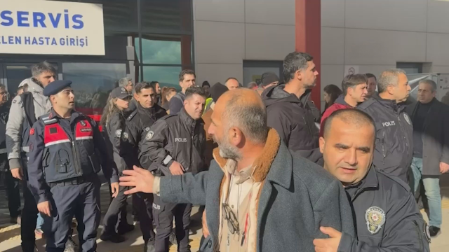 Anger surge at the hospital for the detained ISIS members! Police struggled to calm the crowd