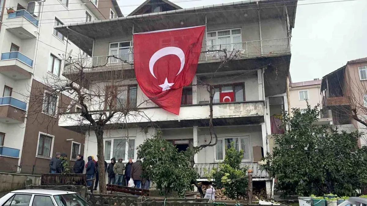 Yalova'da şehit olan polis memurunun Düzce'deki baba ocağına acı haber ulaştı