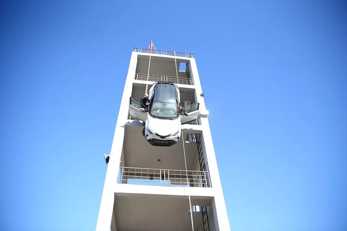 Adana'da 6,5 büyüklüğünde deprem tatbikatı yapıldı