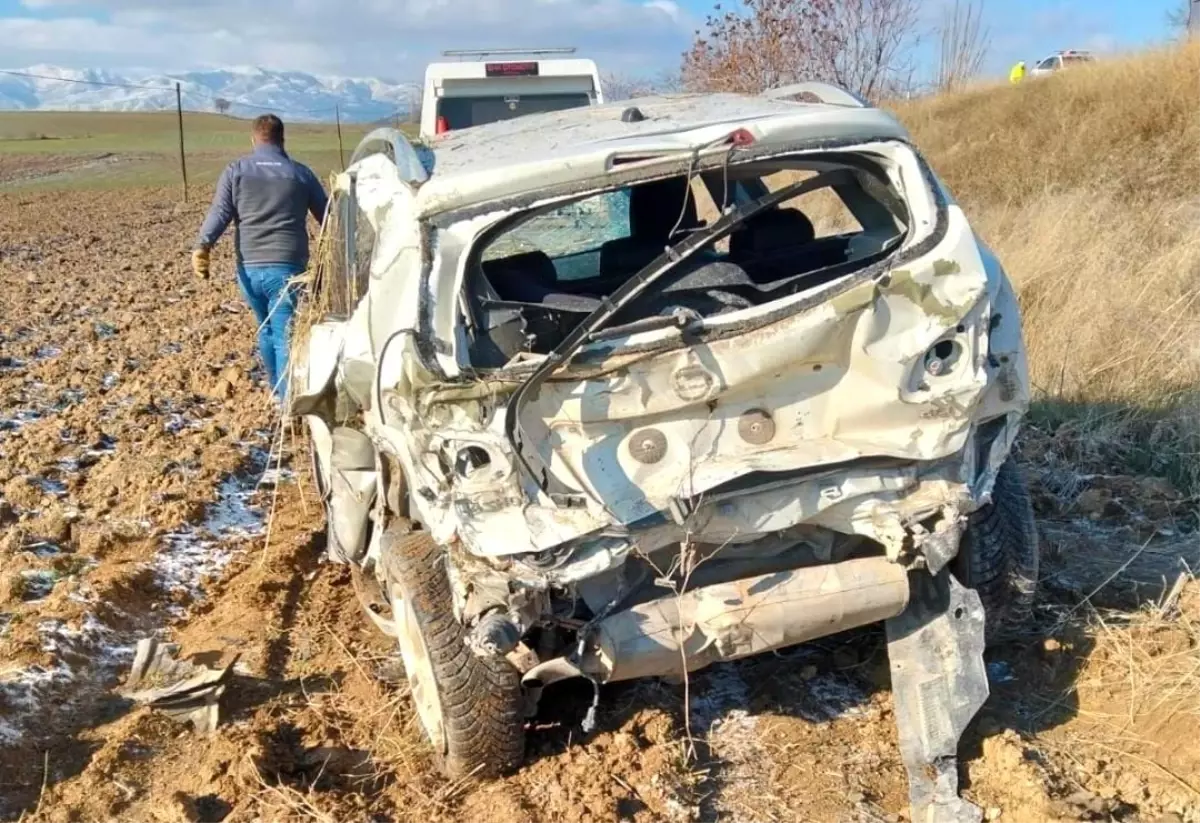 Amasya'da otomobil ile SUV araç çarpıştı: 8 yaralı