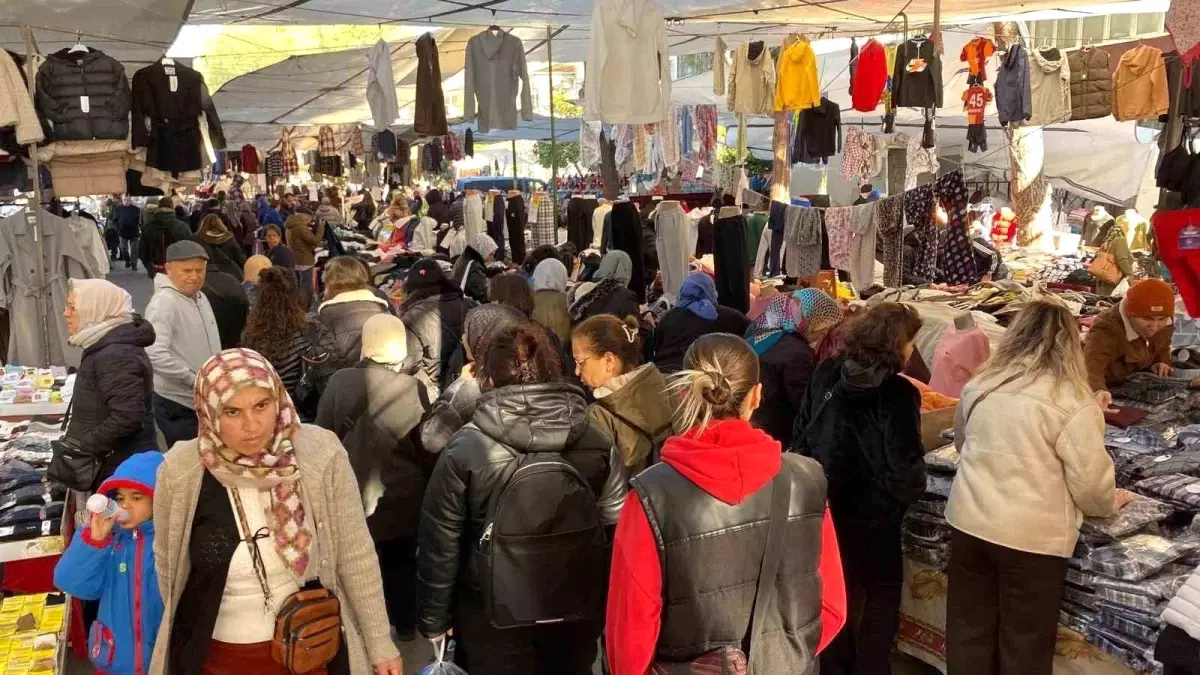 Aydın'ın tarihi Salı Pazarı'nda yıl sonu hareketliliği