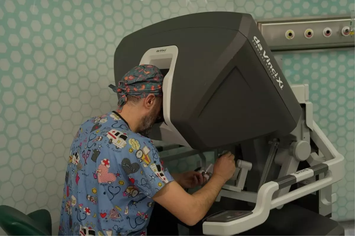 'Çocuklarda robotik cerrahi ile yüzde 95 başarı'