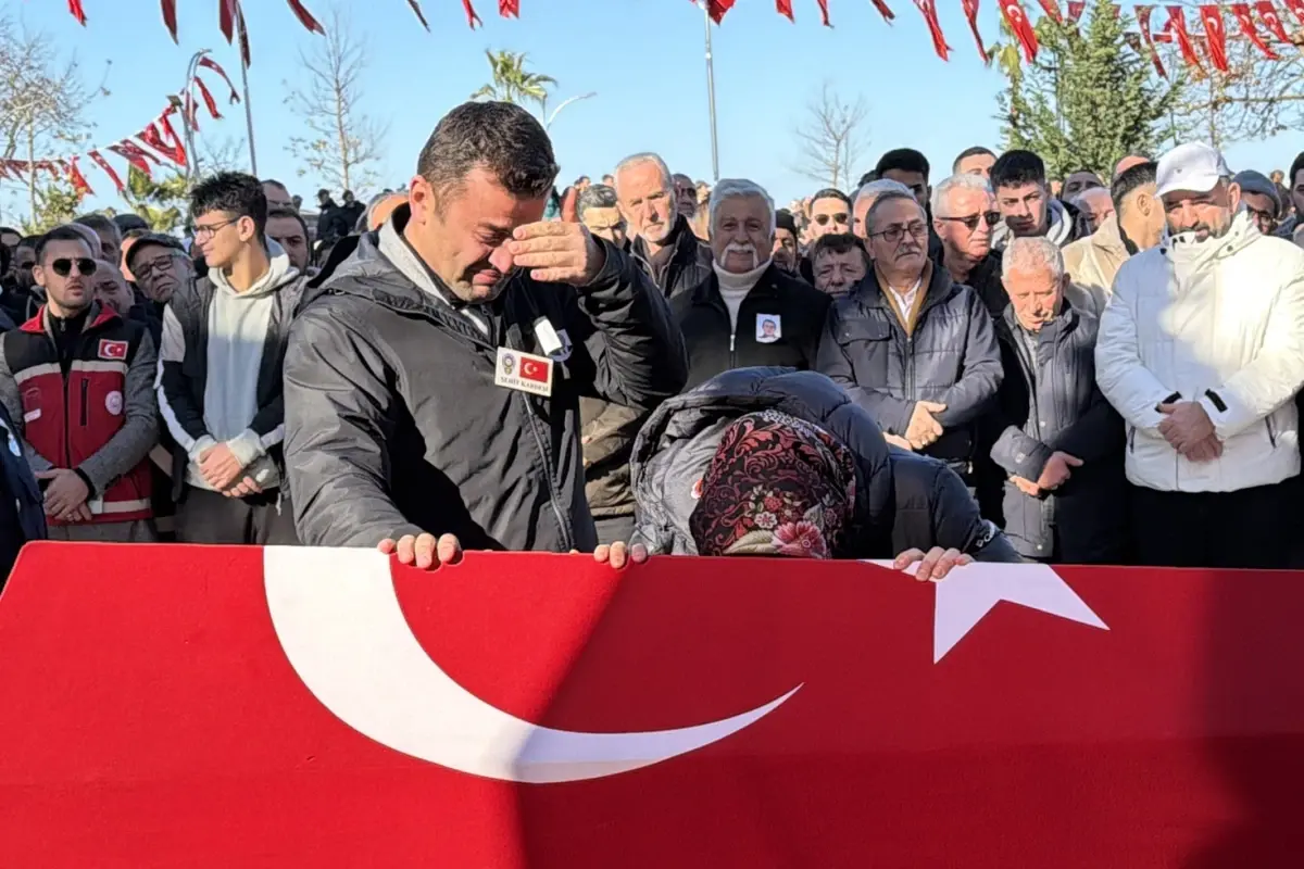 Şehidin kardeşinden yürek yakan sözler: Bizi orada bekle ağabey