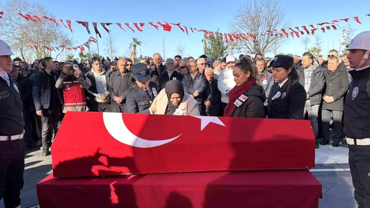 Düzce, Turgut Külünk'ü son yolculuğuna uğurluyor: Şehidin kardeşinden yürek yakan sözler