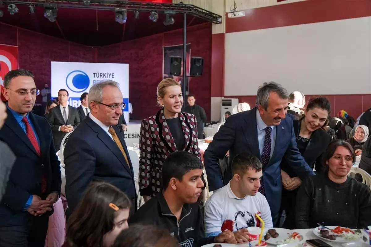Edirne'de özel çocuklar yeni yılı kutladı
