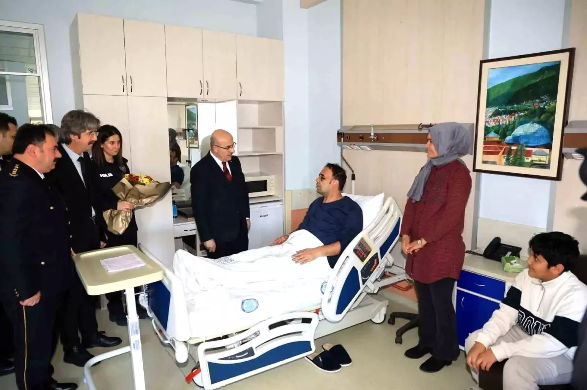 Emniyet Genel Müdürü Demirtaş, Yalova'daki çatışmada yaralanan polisi ziyaret etti