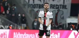 Eski Beşiktaşlı Miralem Pjanic futbolu bıraktı