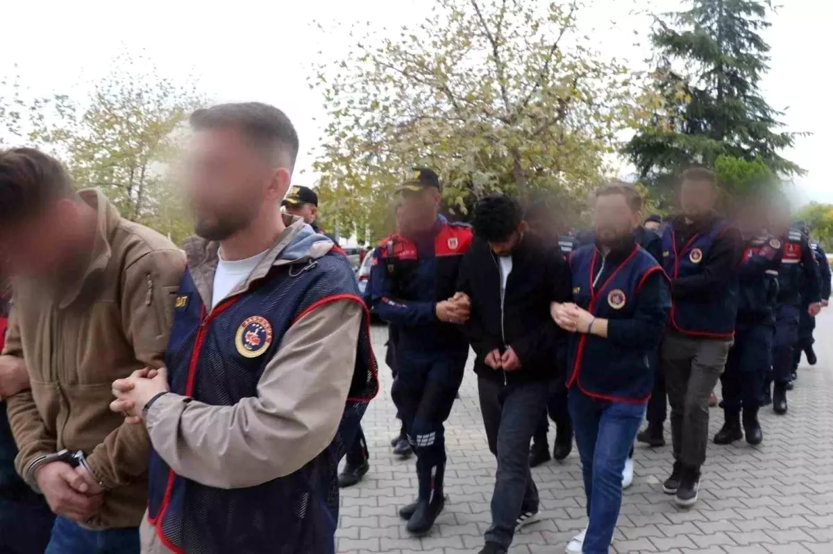 Fabrikalara dadanan suç örgütü kasaları spiral makinesiyle patlattı