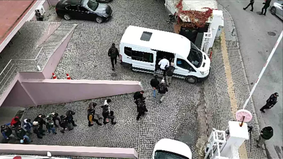 İzmir'de DEAŞ operasyonu: 40 gözaltı