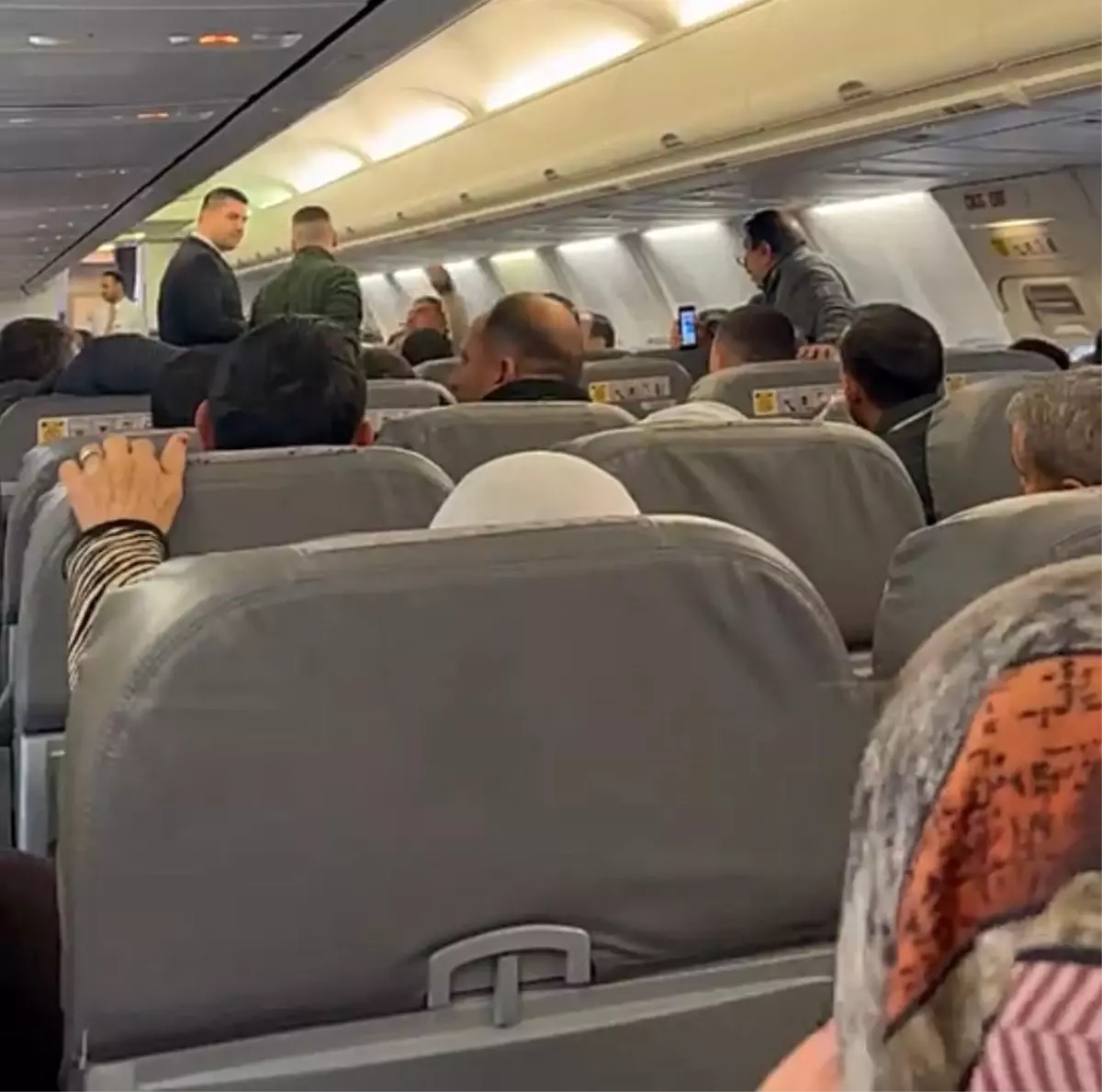 İzmir-Diyarbakır uçuşu 12 saatlik eziyete dönüştü