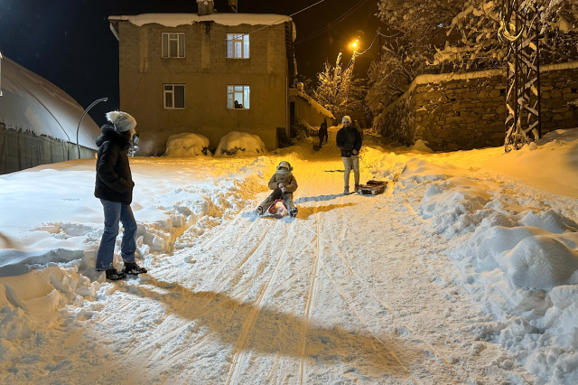 Kar etkisini artırdı, yılın son gününde o şehirlerde okullar tatil 8 kar etkisini artirdi yilin son gununde o 19408821 1985 m