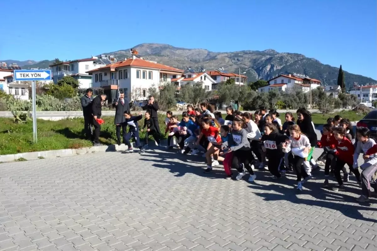Köyceğiz'de Atatürk yol koşusu yapıldı