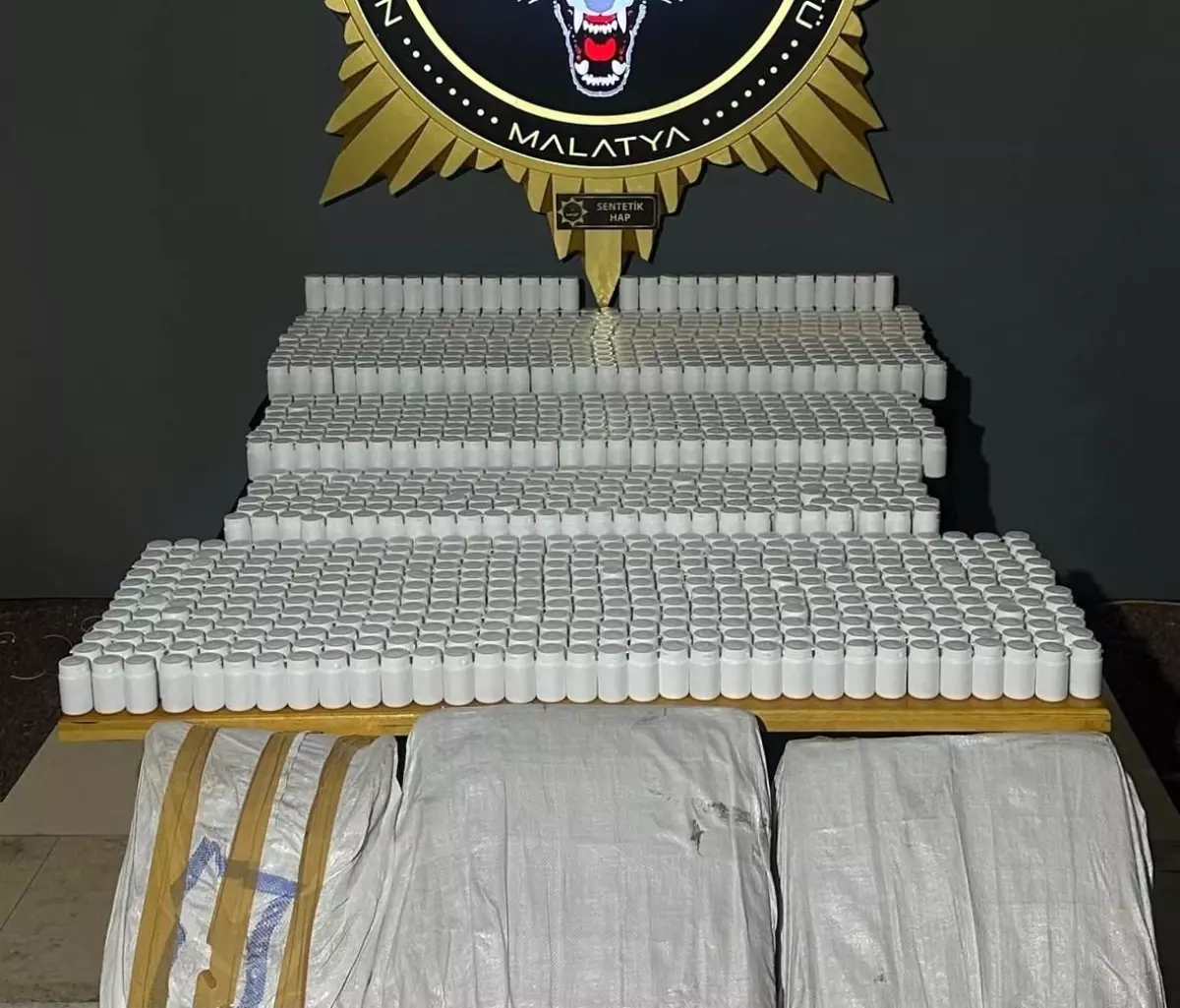 Malatya'da uyuşturucu operasyonu: 75 bin 376 adet sentetik ecza ele geçirildi