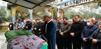 Manisa'da eşi tarafından öldürülen kadın defnedildi