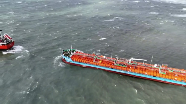 marmara da 2 tankerden acil durum cagrisi olay 19406776 7006 m