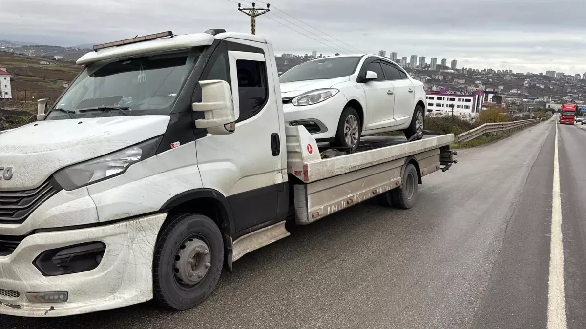 Samsun'da Oto Kurtarıcıda 28 Bin Sentetik Ecza Ele Geçirildi: 3 Tutuklama