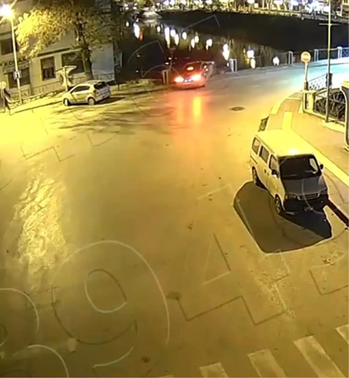 Otomobilin köprüden Yeşilırmak Nehri'ne uçtuğu kaza kamerada