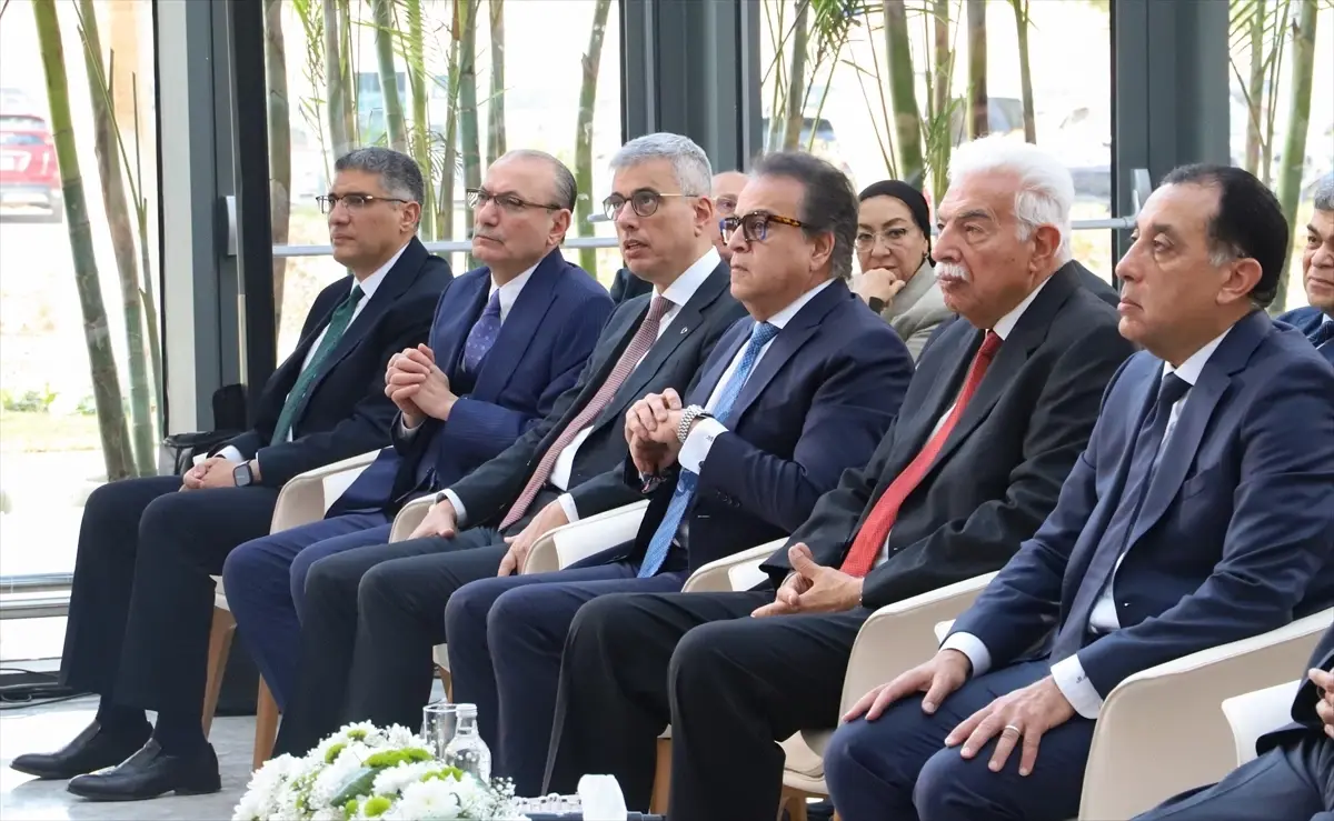 Sağlık Bakanı Memişoğlu, Mısır'da bir üniversite hastanesinin açılışına katıldı