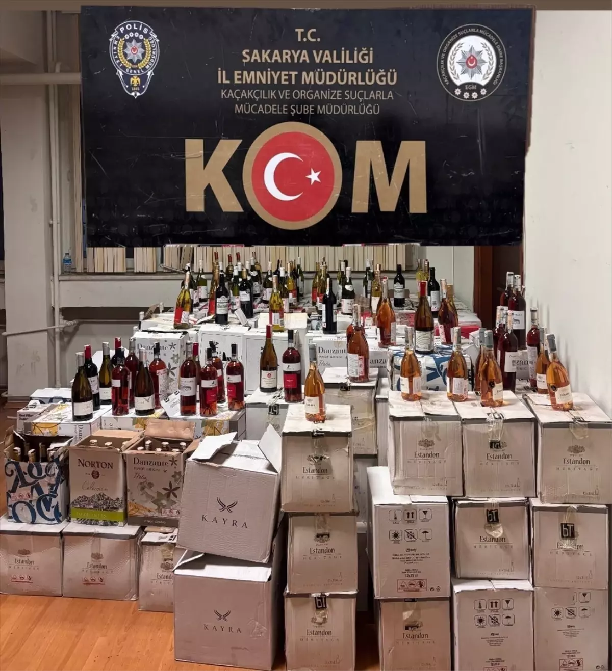 Sakarya'da 2 bin 263 şişe kaçak içki ele geçirildi