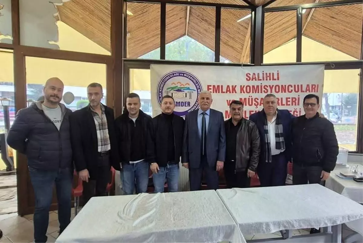 Salihli emlakçılarda başkan değişti