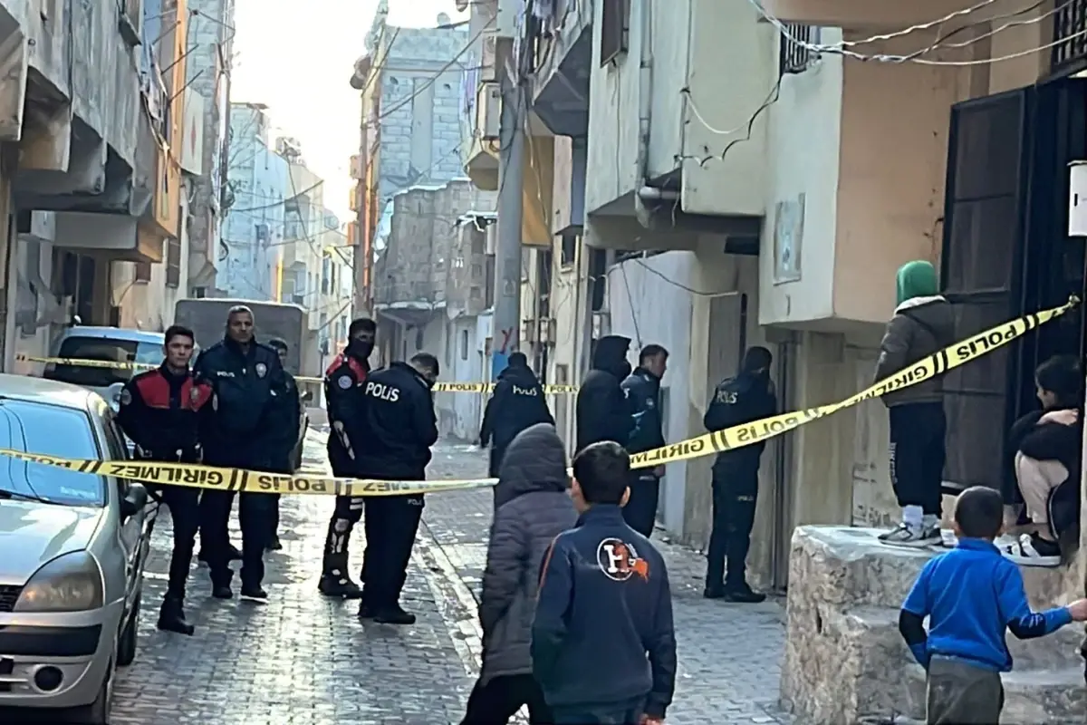 Şanlıurfa'da ısıtıcı faciası: Yangına suyla müdahale eden kadın elektrik akımına kapıldı