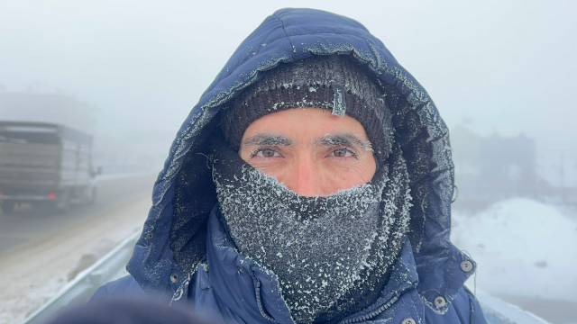 Saçlar, kirpikler, çamaşırlar dakikalar içinde donuyor! Sibirya soğukları birçok ilde hayatı durma noktasına getirdi 6 sibirya soguklari bircok ilde hayati durma 19405971 6055 m
