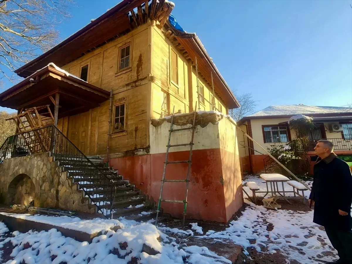 Tarihi Nüzhetiye Cami "kurtboğazı" tekniğiyle aslına uygun restore ediliyor