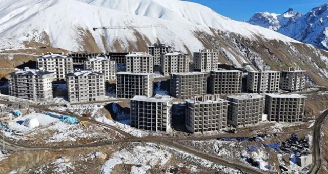 TOKİ kura çekimi ertelendi mi? TOKİ Hakkari ve Şırnak kura çekimi neden ertelendi? Hakkari ve Şırnak TOKİ kura ne zaman? TOKİ kura çekimi ertelendi mi? TOKİ Hakkari ve Şırnak kura çekimi neden ertelendi? Hakkari ve Şırnak TOKİ kura ne zaman?