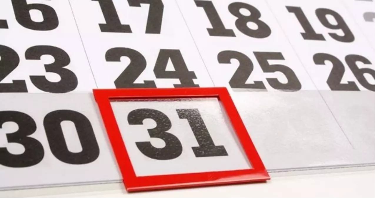Yarın resmi tatil mi? 31 Aralık okullar, iş yerleri yarım gün tatil mi?