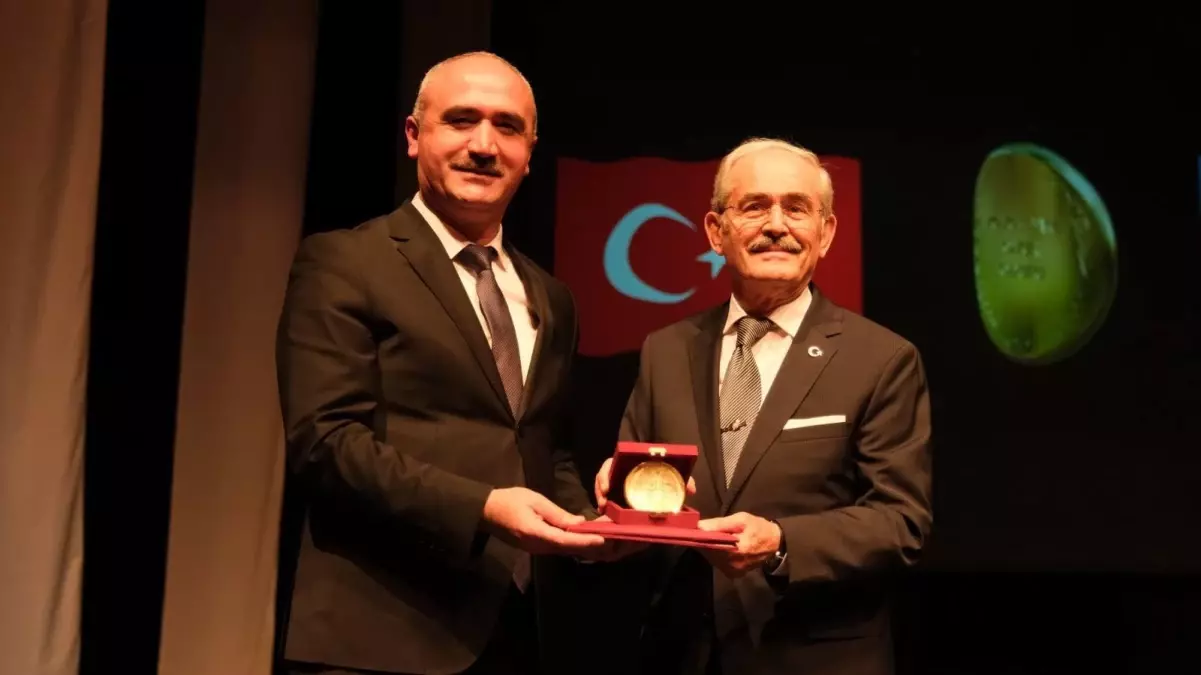 Yılmaz Büyükerşen: Siyaseten kendimi emekli ettiğimi duyuruyorum