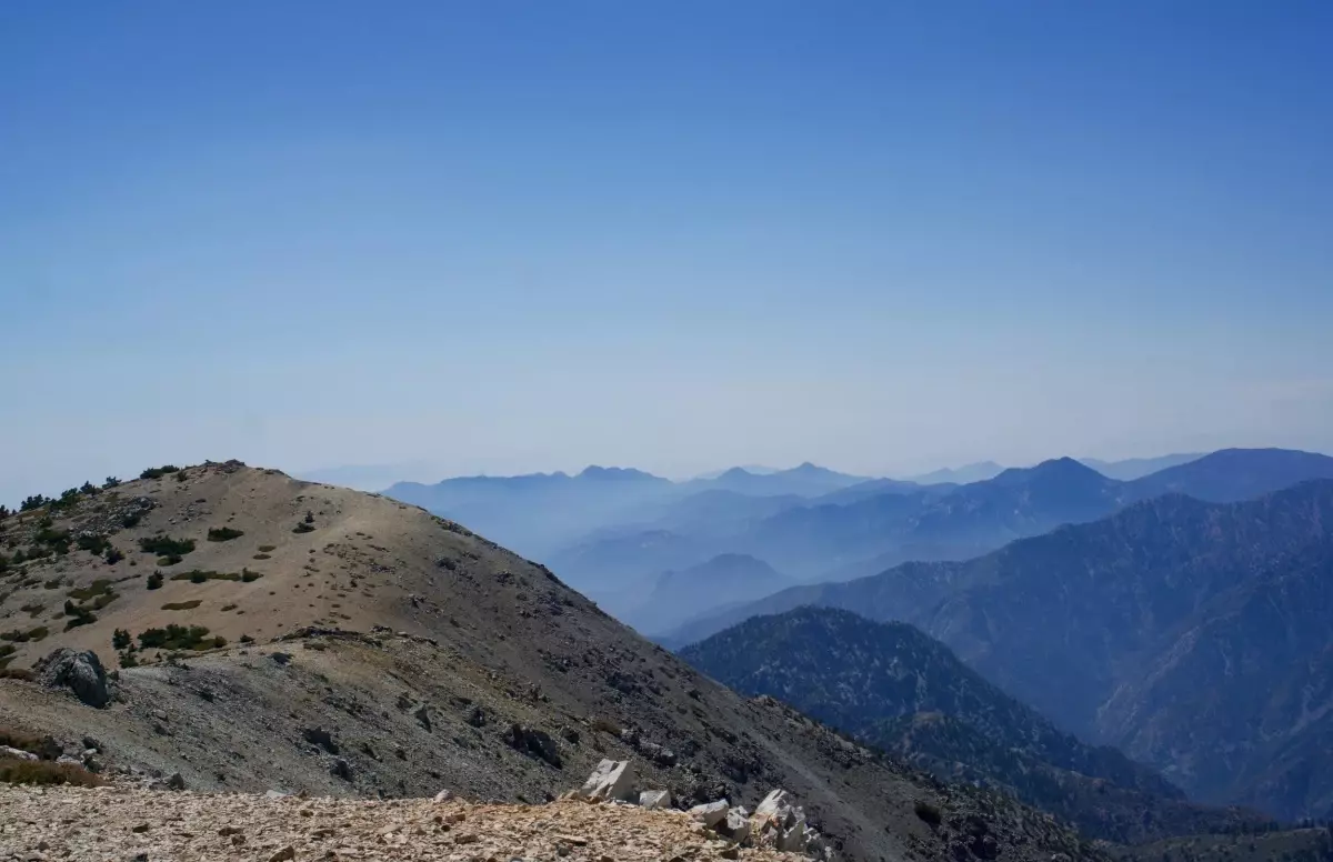 ABD'de dağ yürüyüşüne çıkan 3 kişi hayatını kaybetti
