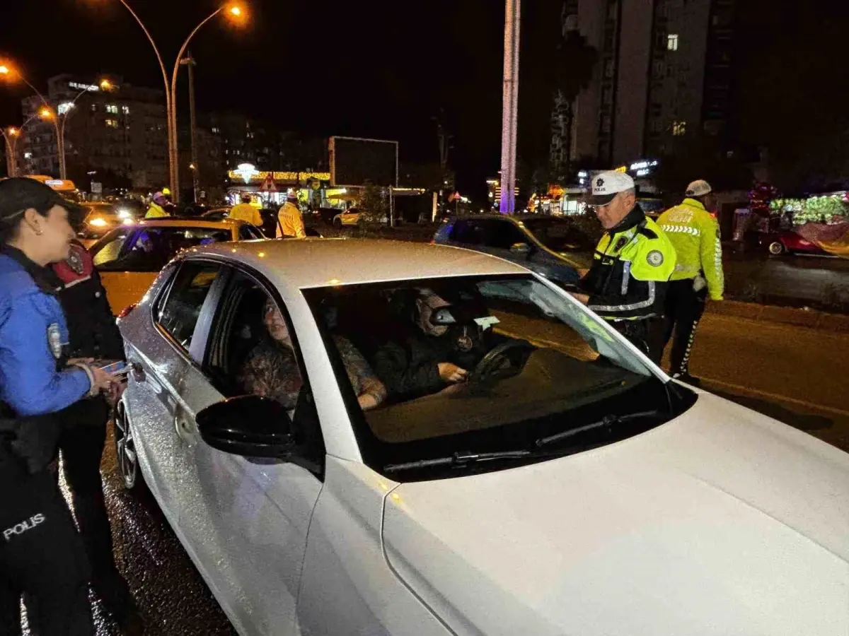 Adana'da "Yılbaşı Huzur ve Güven" uygulaması