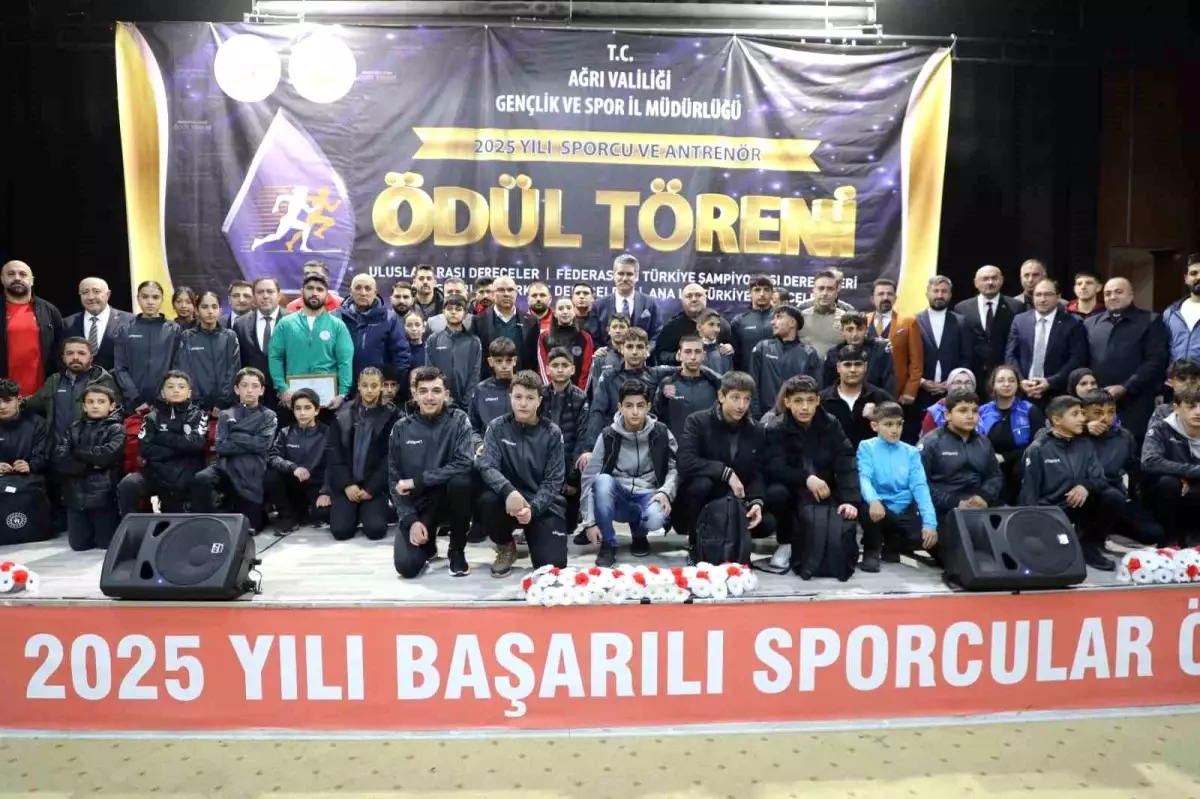 Ağrı'da 2025 yılı sporcu ve antrenör ödül töreni yapıldı