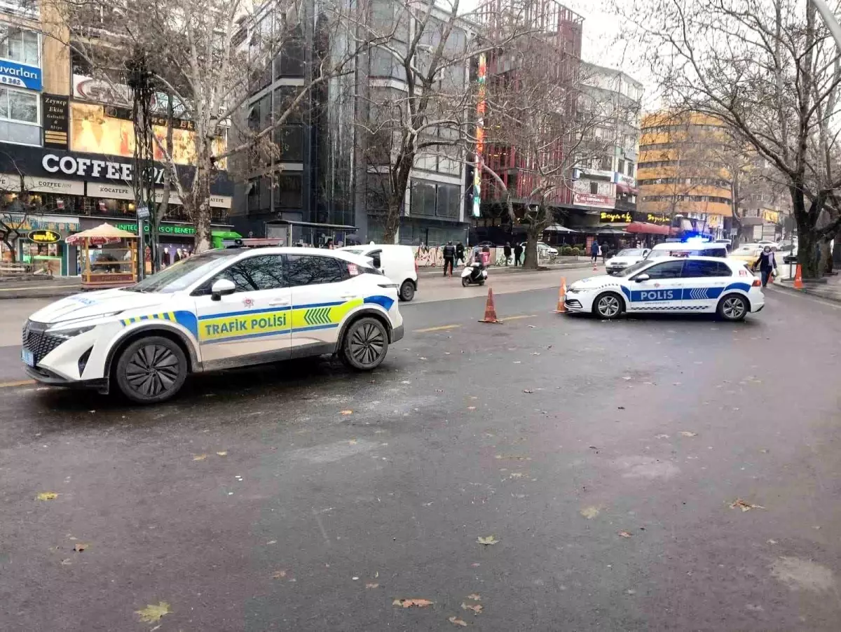 Ankara'da yılbaşı: Kızılay ve Tunalı Caddesi başta olmak üzere çok sayıda yerde güvenlik önemleri alındı