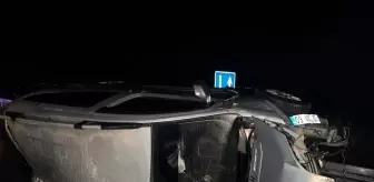 Aydın'da devrilen hafif ticari araçtaki 3 kişi yaralandı