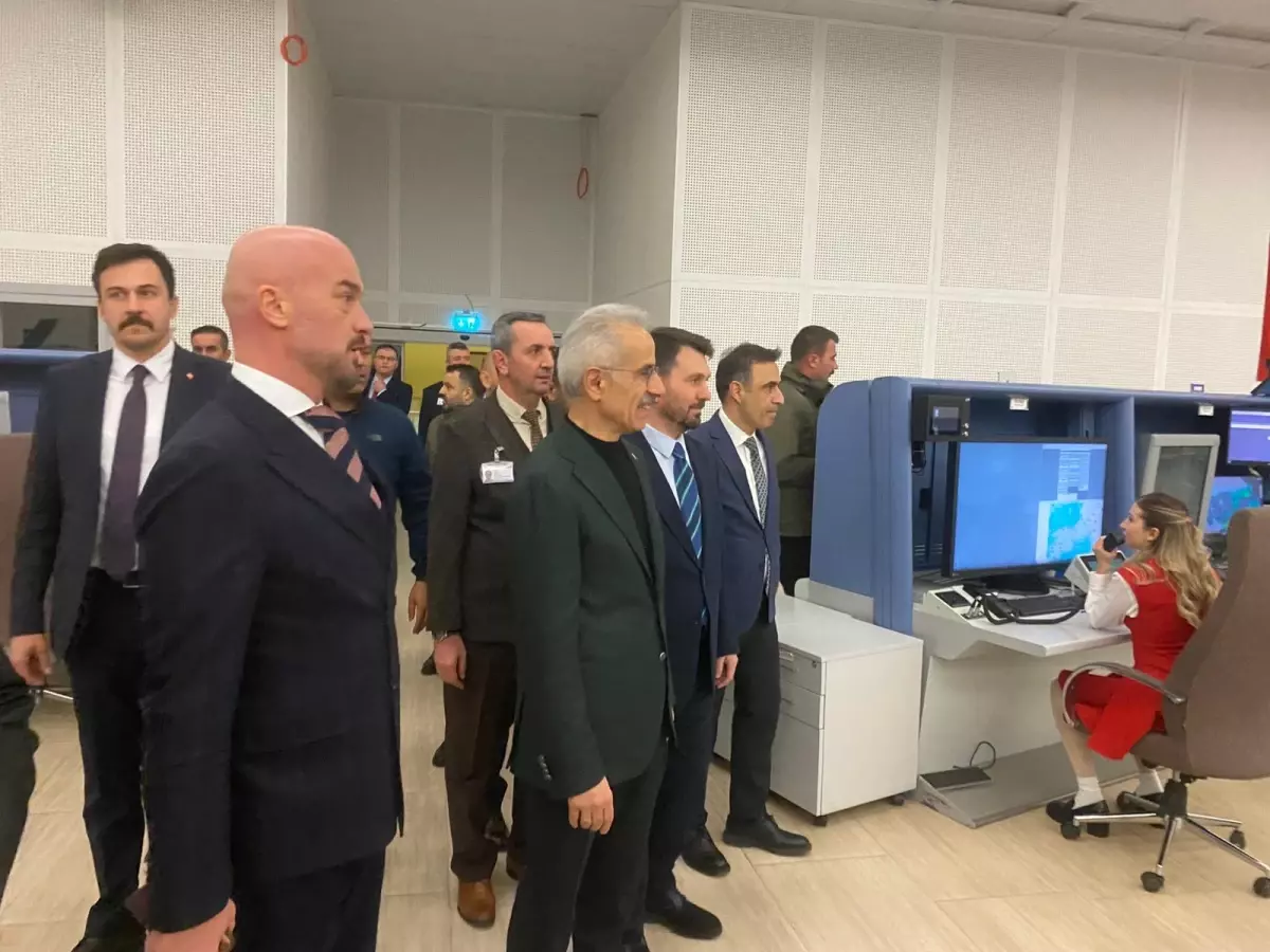 Bakan Uraloğlu: 2025 yılında üst üste 6 kez toplam trafik, 8 kez transit uçuş rekoru kırdık