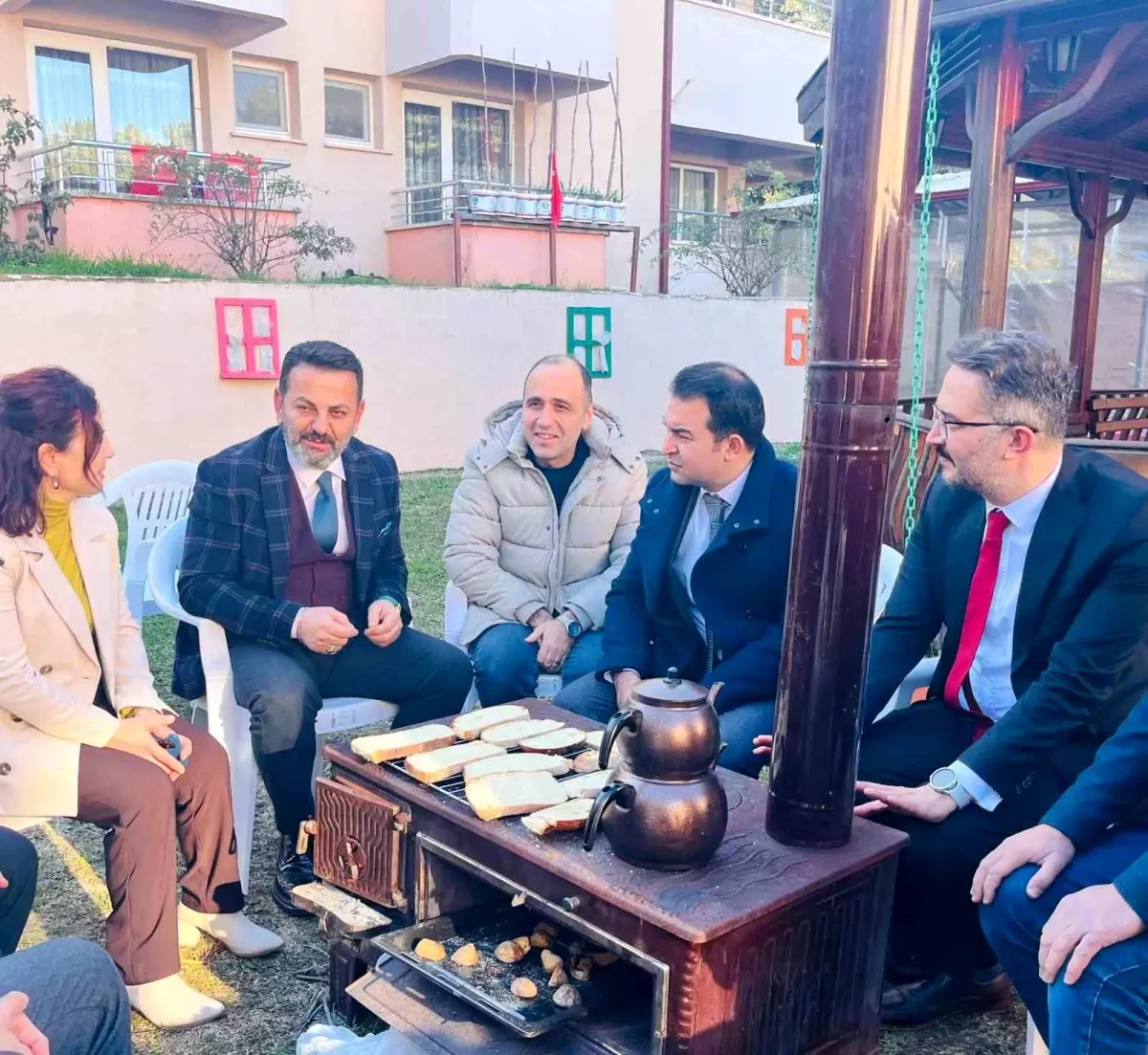 Bilecik'te huzurevinde 'Salçalı ekmek' etkinliği