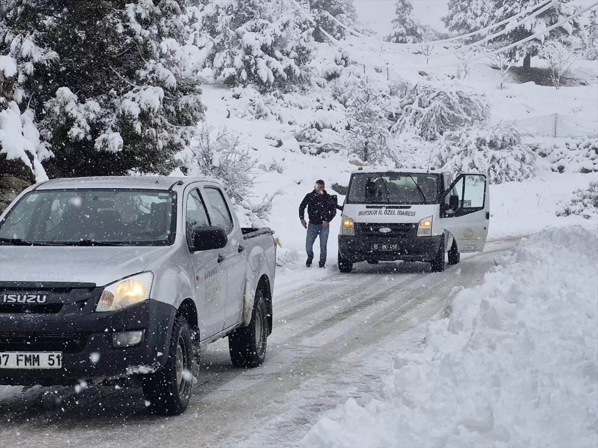 Burdur'un Altınyayla ilçesinde kar etkili oldu