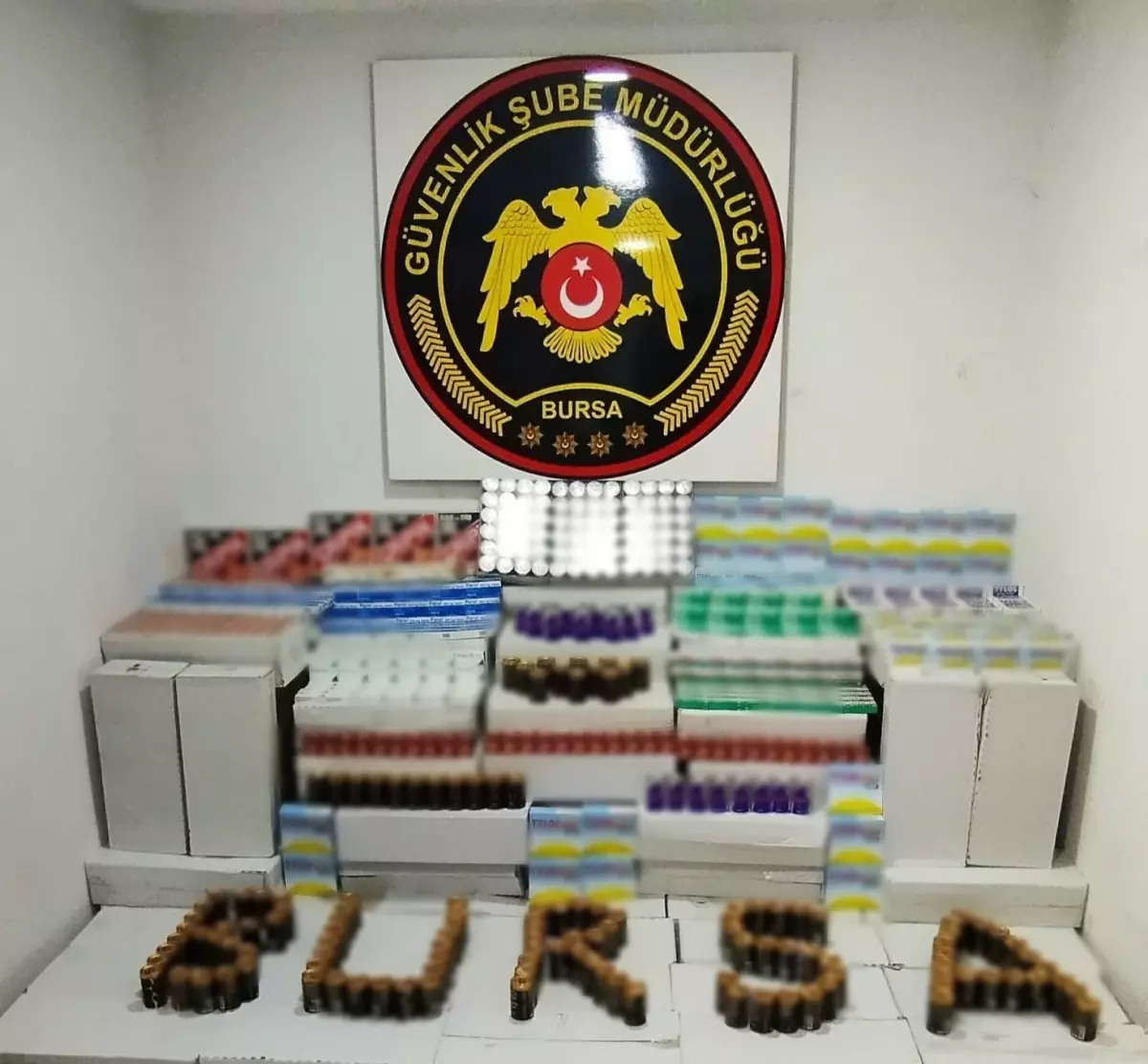 Bursa'da ruhsatsız ilaç ve ürünlere operasyon: Çok sayıda ürüne el konuldu