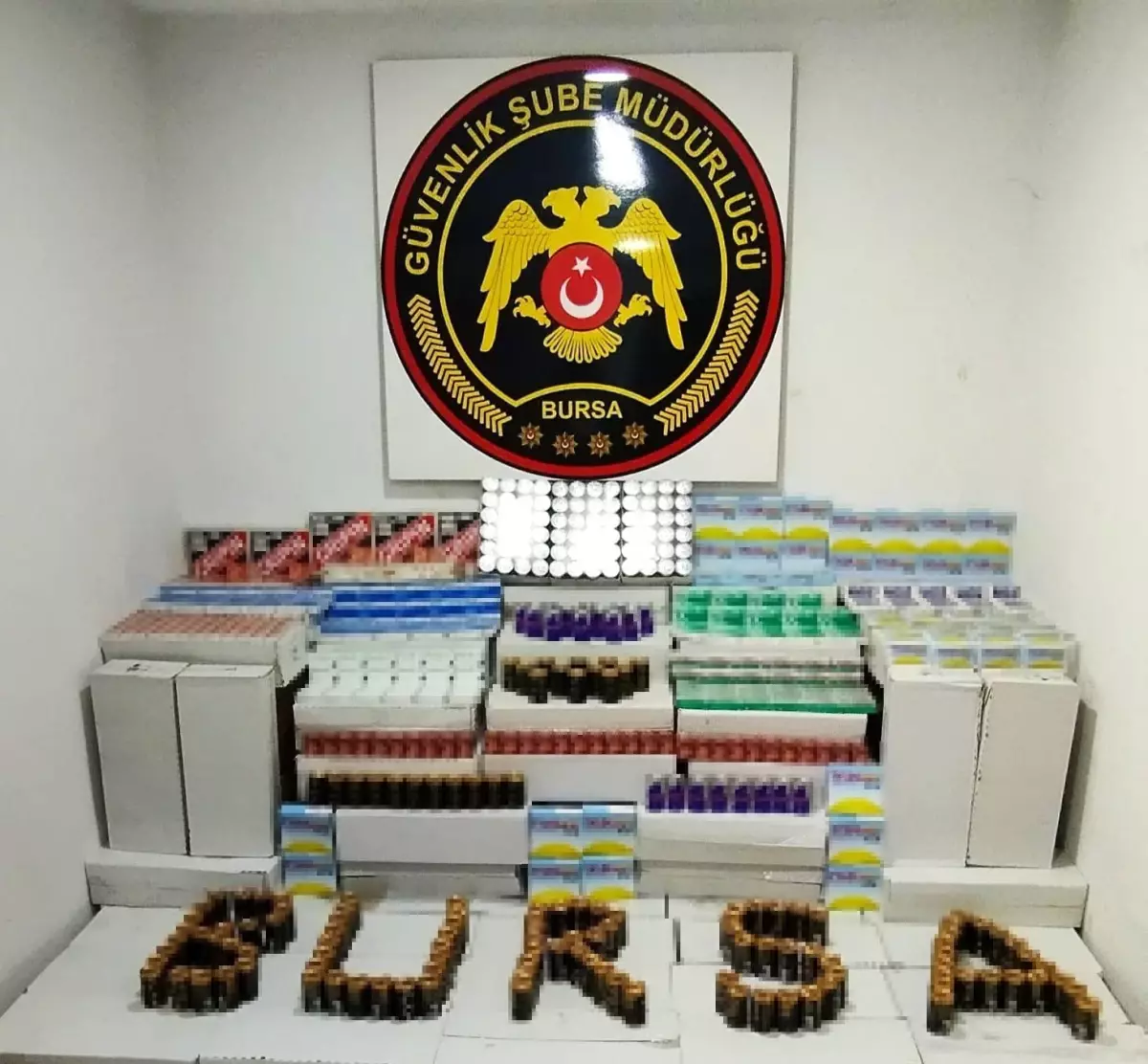 Bursa'da ruhsatsız ilaç operasyonu: Binlerce ürün ele geçirildi