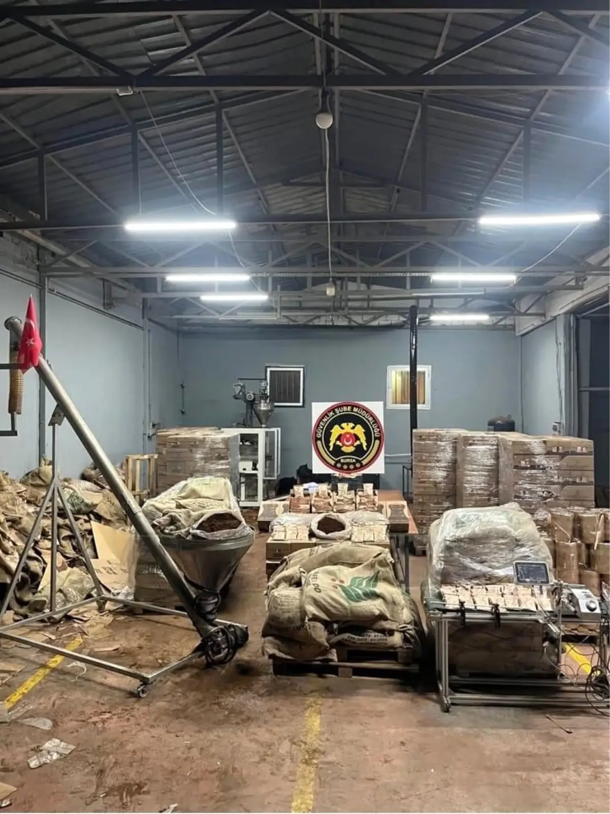 Bursa'da sahte kahve operasyonu: Tonlarca ürün ele geçirildi