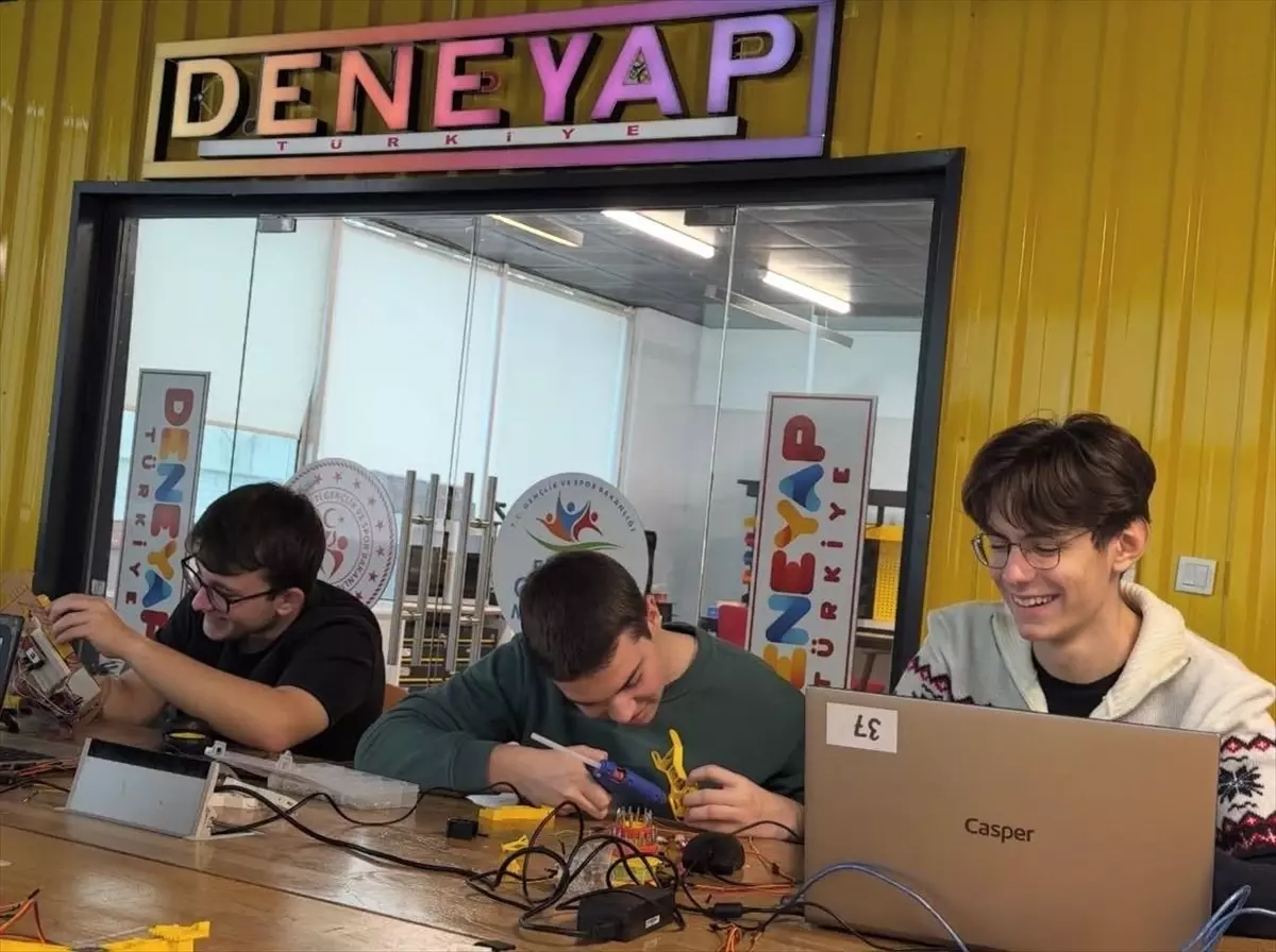 Edirne'de 'İleri Robotik Proje Şenliği' düzenlendi