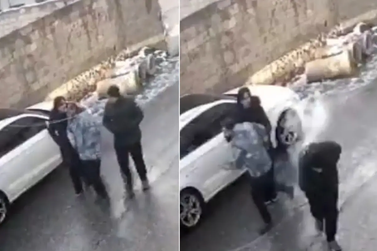 Elektrik teli üstüne düştü! Kıvılcımların arasında kaldılar