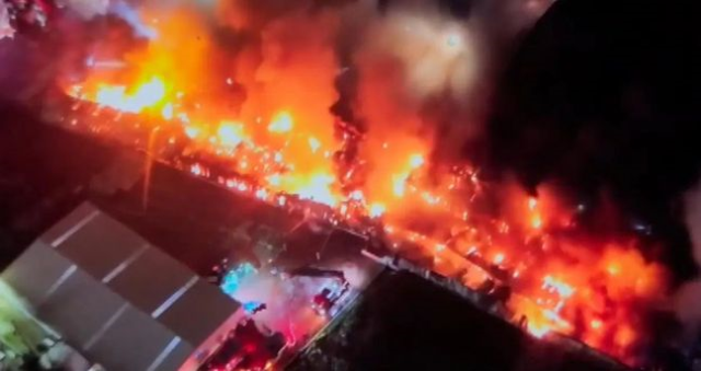 Esenyurt fabrika yangını SON DAKİKA! Esenyurt yangın söndürüldü mü? Esenyurt fabrika yangınında ölü ya da yaralı var mı?