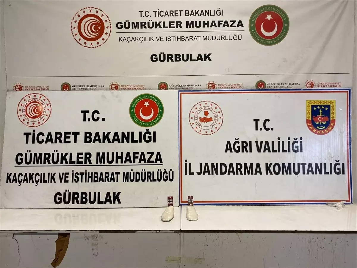 Gürbulak Gümrük Kapısı'nda 8 kilo 136 gram uyuşturucu ele geçirildi