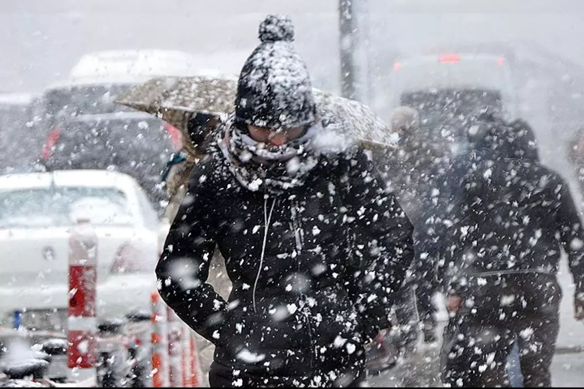 İstanbul için yeni uyarı! AKOM bu kez beklenen kar kalınlığını da verdi