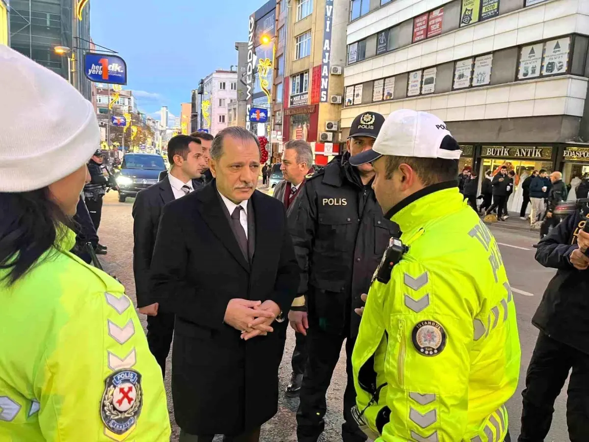 İstanbul İl Emniyet Müdürü Yıldız, Kadıköy'deki denetimleri inceledi