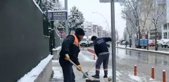 Kahramankazan ilçesinde karla mücadele çalışmaları sürdü