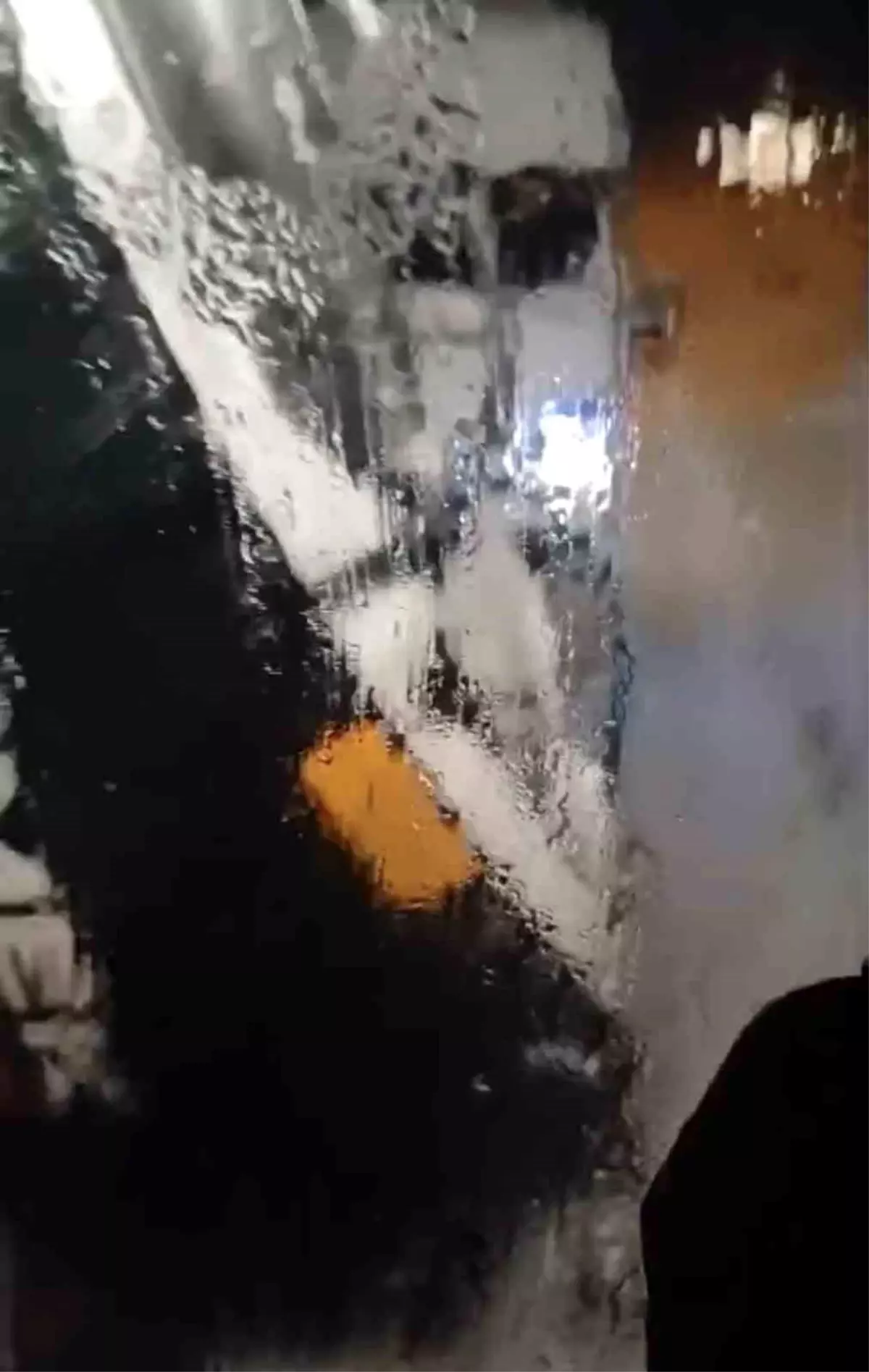 Karda mahsur kalan 50 işçi kurtarıldı