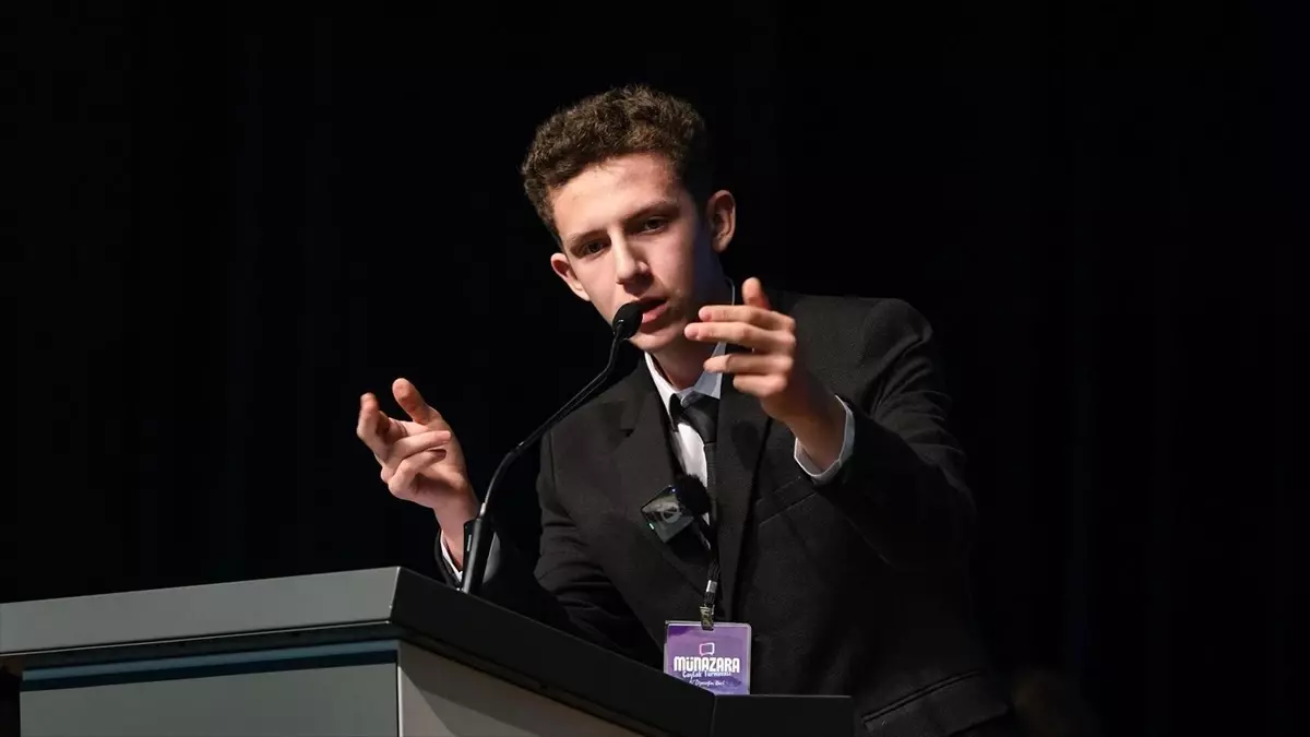 Kocaeli'de 'Liseler Arası Münazara Çaylak Turnuvası' düzenlendi